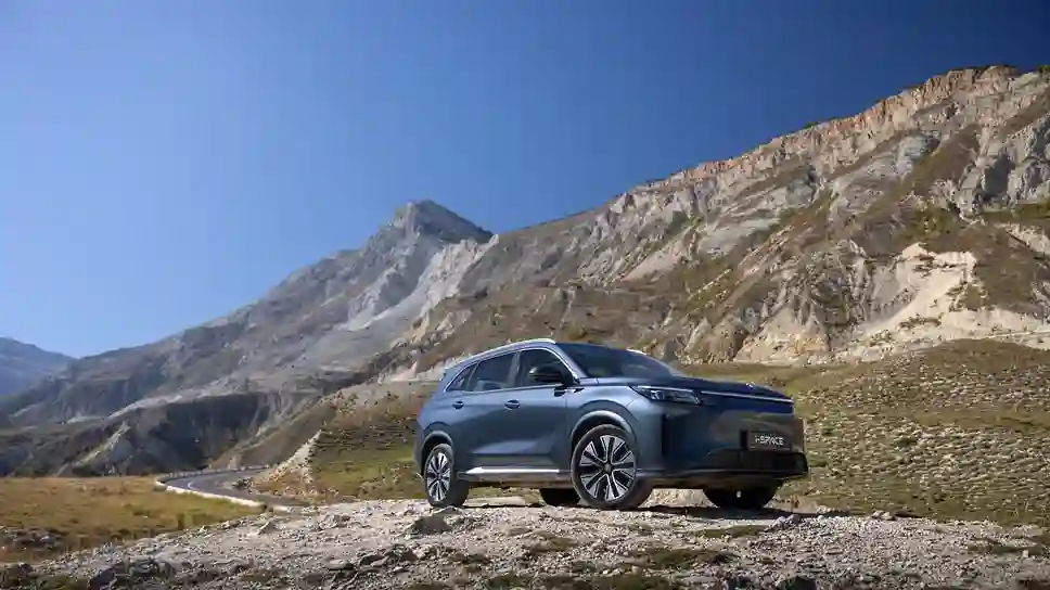 Новость EVOLUTE (Будь последовательным: EVOLUTE i‑SPACE в цепи дагестанских гор)